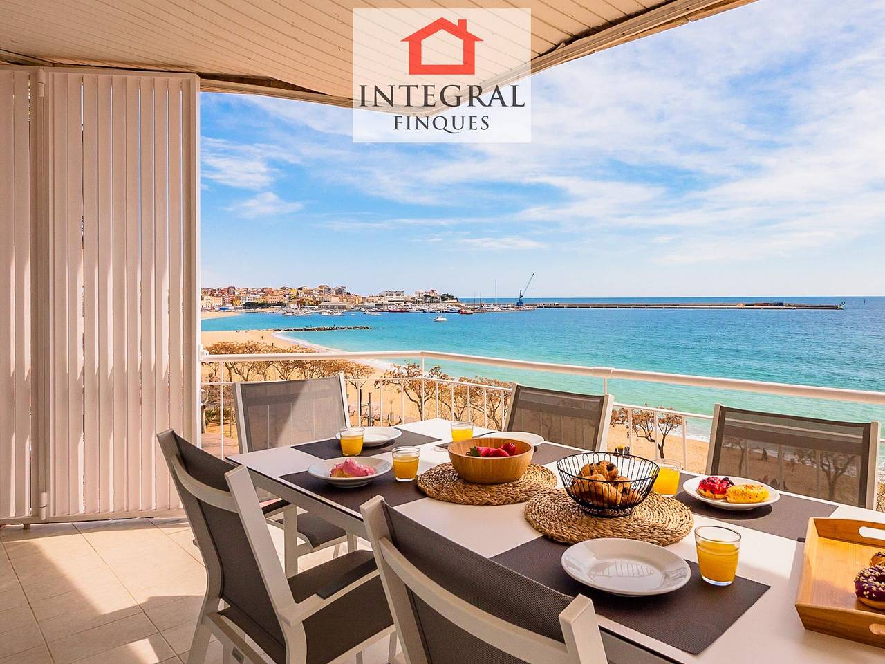Ganze Wohnung, Geräumige Wohnung an der Strandpromenade von Palamós mit Meerblick und Parkplatz in Palamós, Costa Brava