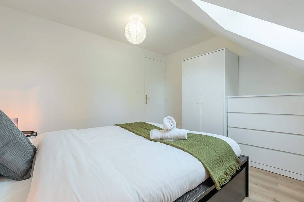 Entire apartment, Charming renovated 2 bedroom apartment. in Marcq-en-Barœul, Lille region