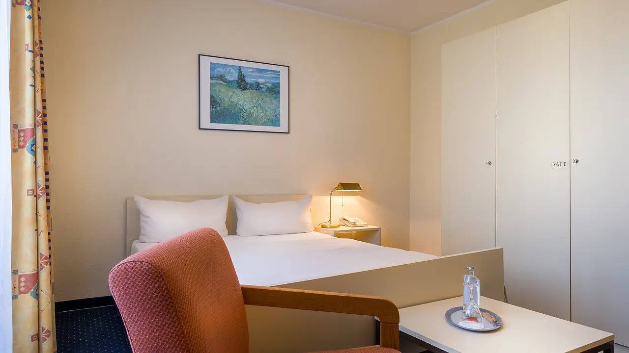Ganze Ferienwohnung, Ferienwohnung für 2 Personen (28 m²) in Bonn in Bonn, Rheinland