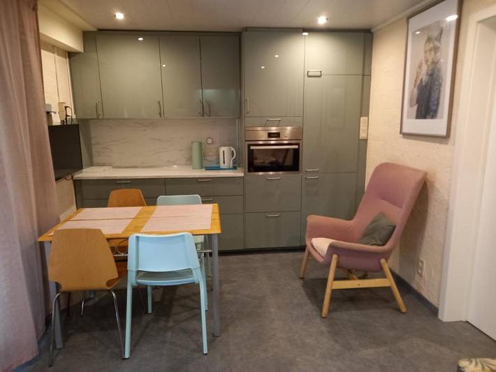 Ferienwohnung für 4 Personen, mit Garten und Ausblick sowie Pool, mit Haustier