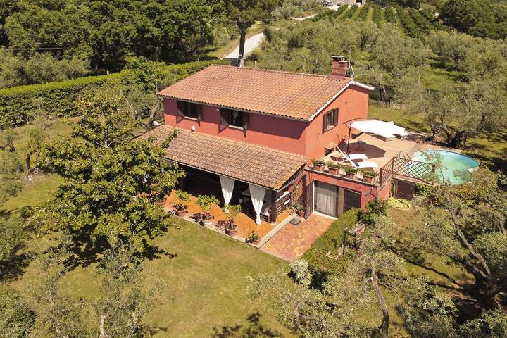 Casa vacanza per 10 persone, con piscina e terrazza, con animali domestici nel Lazio