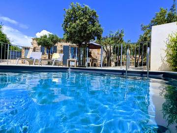 Gîte pour 5 personnes, avec vue ainsi que jardin et piscine, adapté aux familles à Caux