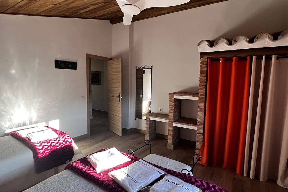 Casa rural independiente con vistas a la Sierra de Cazorla, hasta 14 personas in El Almicerán, Cazorla