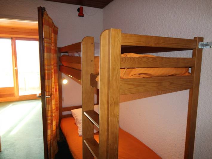 Apartamento entero, Estudio cabina a pie de pistas con balcón y estacionamiento - Auris en Oisans in Auris, Parque Nacional de los Ecrins