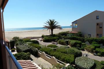 Gîte pour 4 personnes, avec terrasse et piscine dans Plage des Ayguades