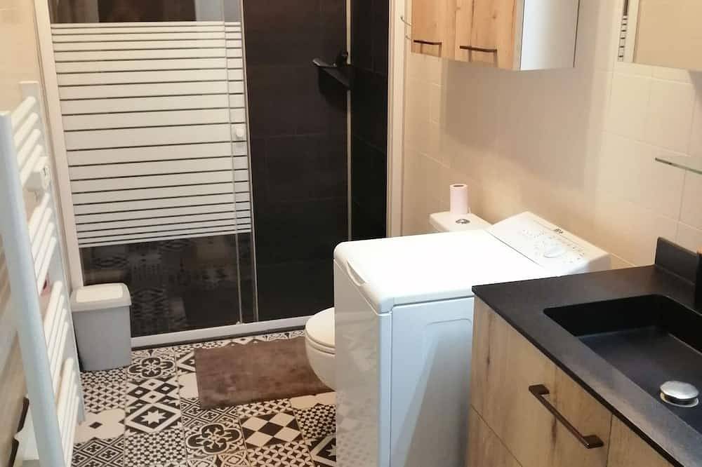 Appartement entier, Appartement entre lac et montagne, activité estivale et hivernale aux alentours in Alex (Annecy), Région d'Annecy