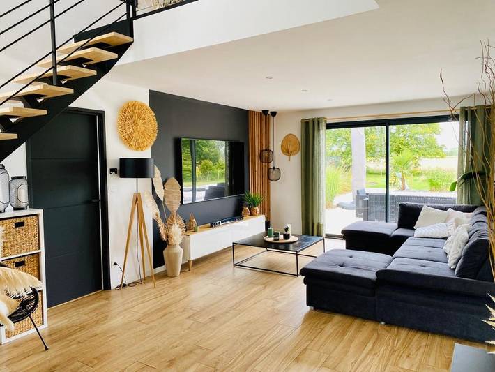 Location de vacances pour 8 personnes, avec terrasse ainsi que vue et piscine à Saint-Gervais-en-Belin - 3