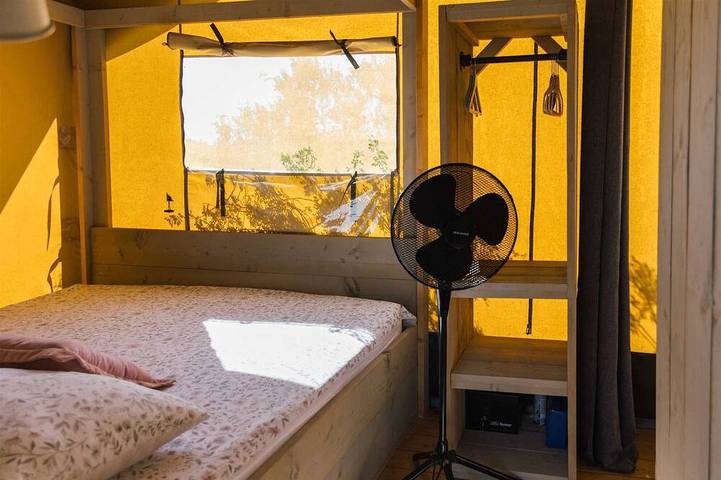 Villa pour 4 personnes, avec terrasse ainsi que jacuzzi et jardin, animaux acceptés à Maslinica - 3