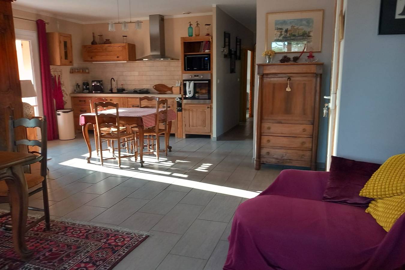 Appartement entier, Maison avec piscine privée à Entraigues in Entraigues-sur-la-Sorgue, Vaucluse