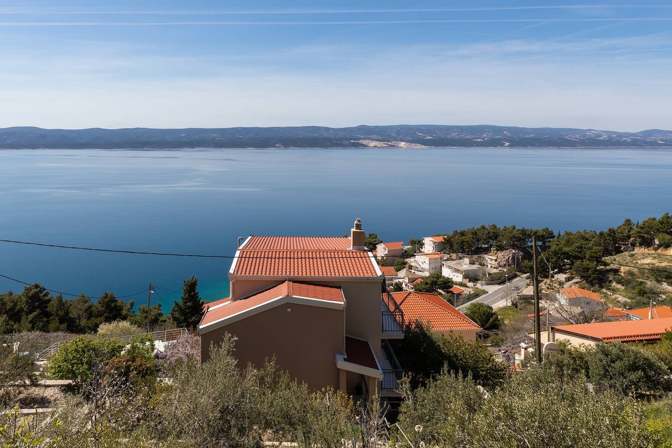 Entire apartment, Three bedroom apartment with balcony and sea view Mimice, Omiš A-2805-b in Mimice, Omiš-Riviera