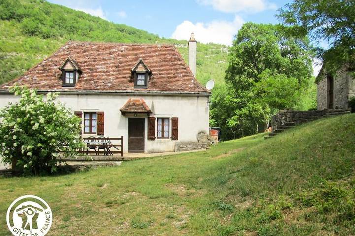 Location de vacances pour 4 personnes, avec jardin à Cabrerets