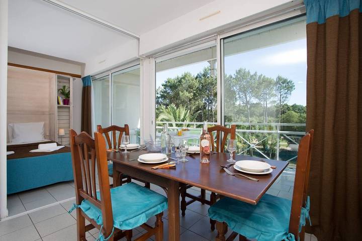 Appartement de vacances pour 6 personnes, avec piscine et balcon