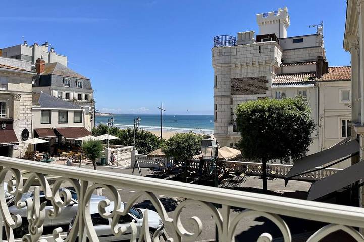 Location de vacances pour 8 personnes, avec balcon dans Office De Tourisme Du Chateau D Olonne