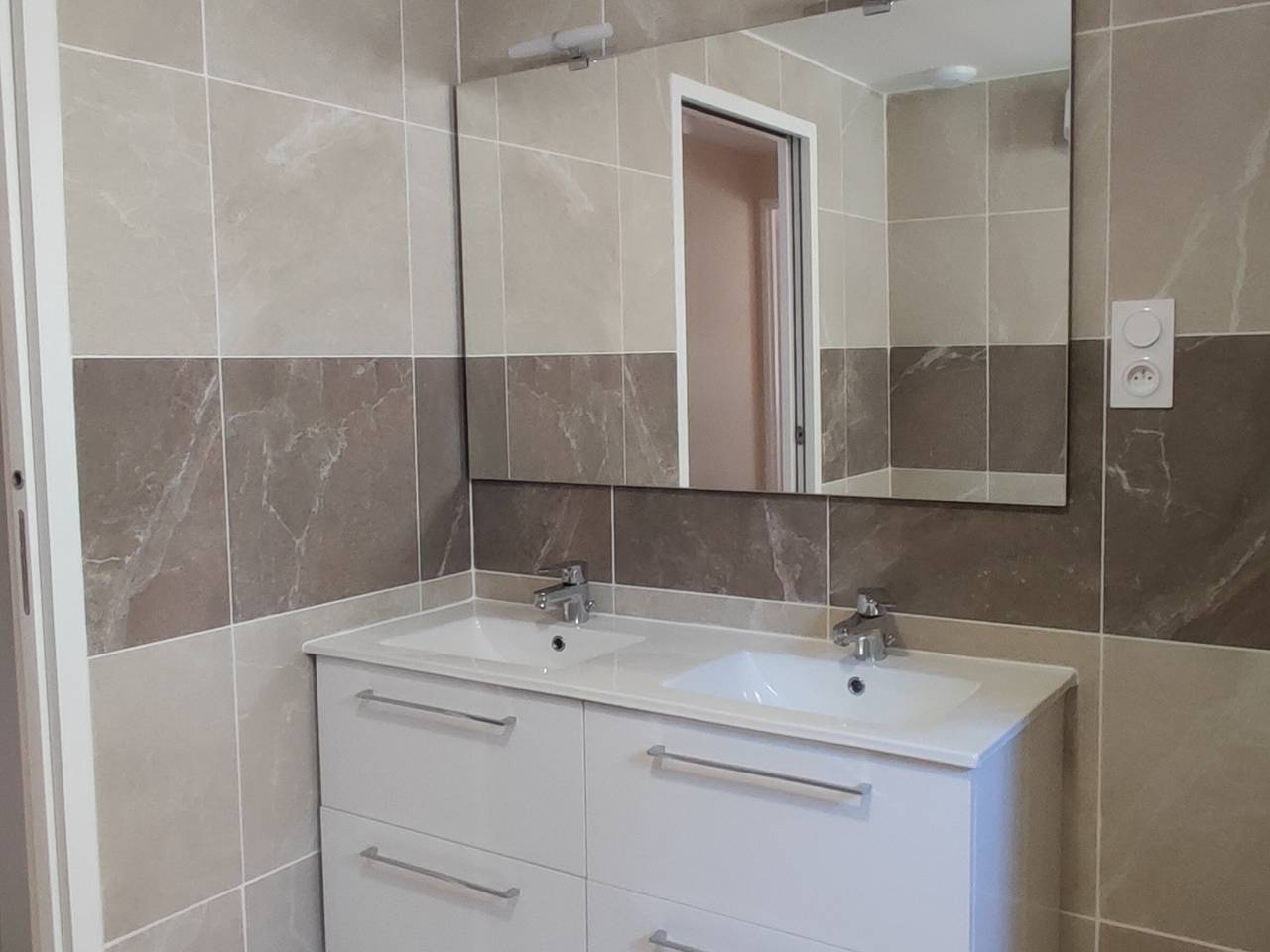 Ganze Wohnung, Valros: 3-Zimmer-Wohnung, nahe Pézenas, ideal für 8 Personen in Valros, Côte d'Améthyste