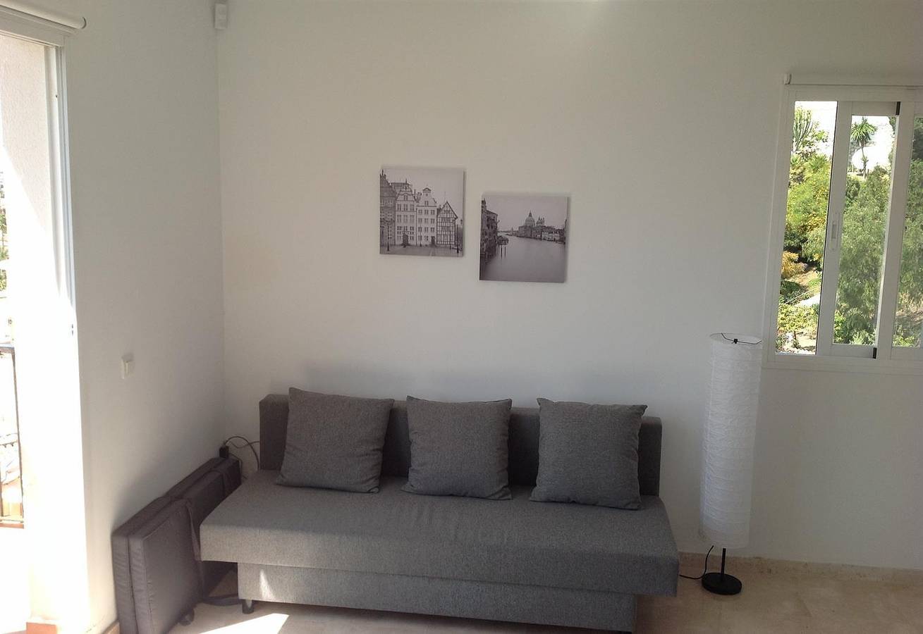 Holiday Home 'Lovely Townhouse In Riviera Del Sol' with Sea View, Wi-Fi and Air Conditioning in La Cala de Mijas, Mijas