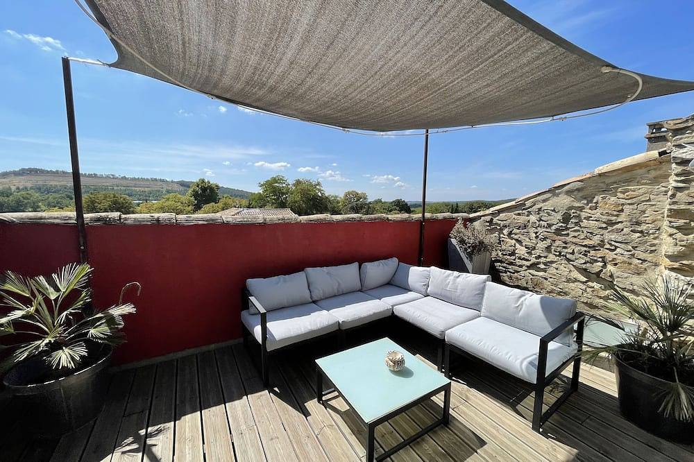 Appartement entier, Loft avec terrasse et piscine intérieure privative in Vallabrix, Région de Nîmes