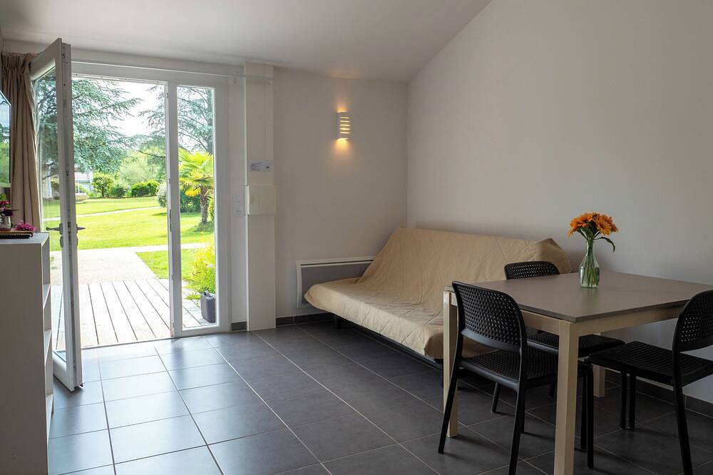 Apartamento entero, Espalion, alojamiento 7 personas 2 dormitorios, piscina climatizada, ideal para familias in Espalion, Aveyron (desambiguación)