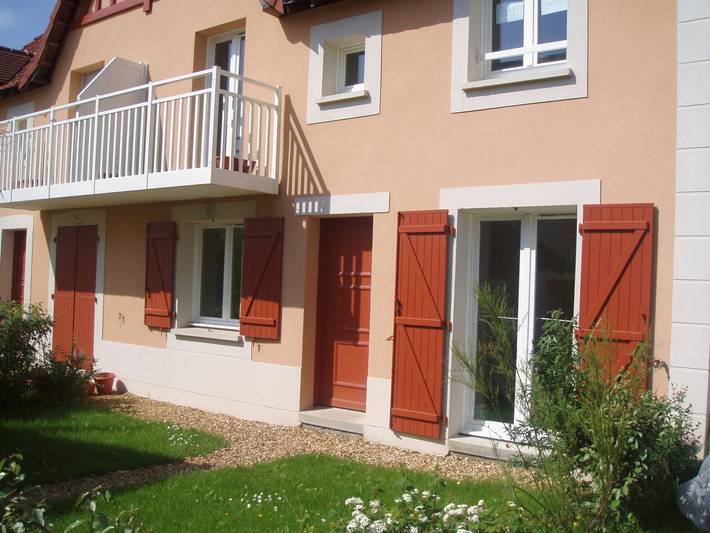 Appartement de vacances pour 6 personnes, avec Terrasse ainsi que Jardin et Piscine à Dives-sur-Mer