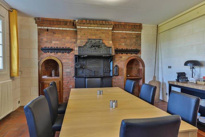 Location de vacances pour 11 personnes, avec vue et jardin ainsi que terrasse et piscine à Néac - 3