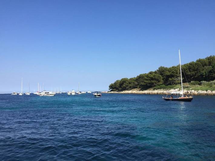 Location de vacances pour 3 personnes, avec piscine et jardin ainsi que terrasse et vue à Spéracèdes - 2