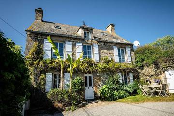 Gîte pour 10 personnes, avec terrasse et jardin à Cosqueville