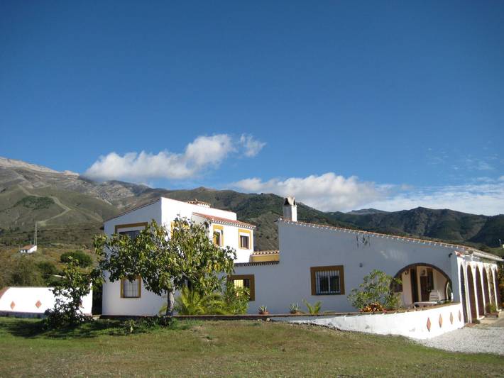Ferienhaus für 4 Personen, mit Balkon und Terrasse sowie Garten und Pool