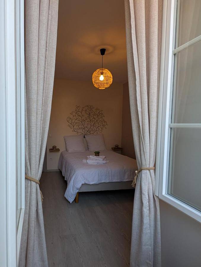 Gîte pour 4 personnes, avec terrasse à Seyches