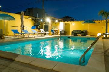 Chambre d’hôte pour 5 personnes, avec piscine et vue à Villaggio Mosè