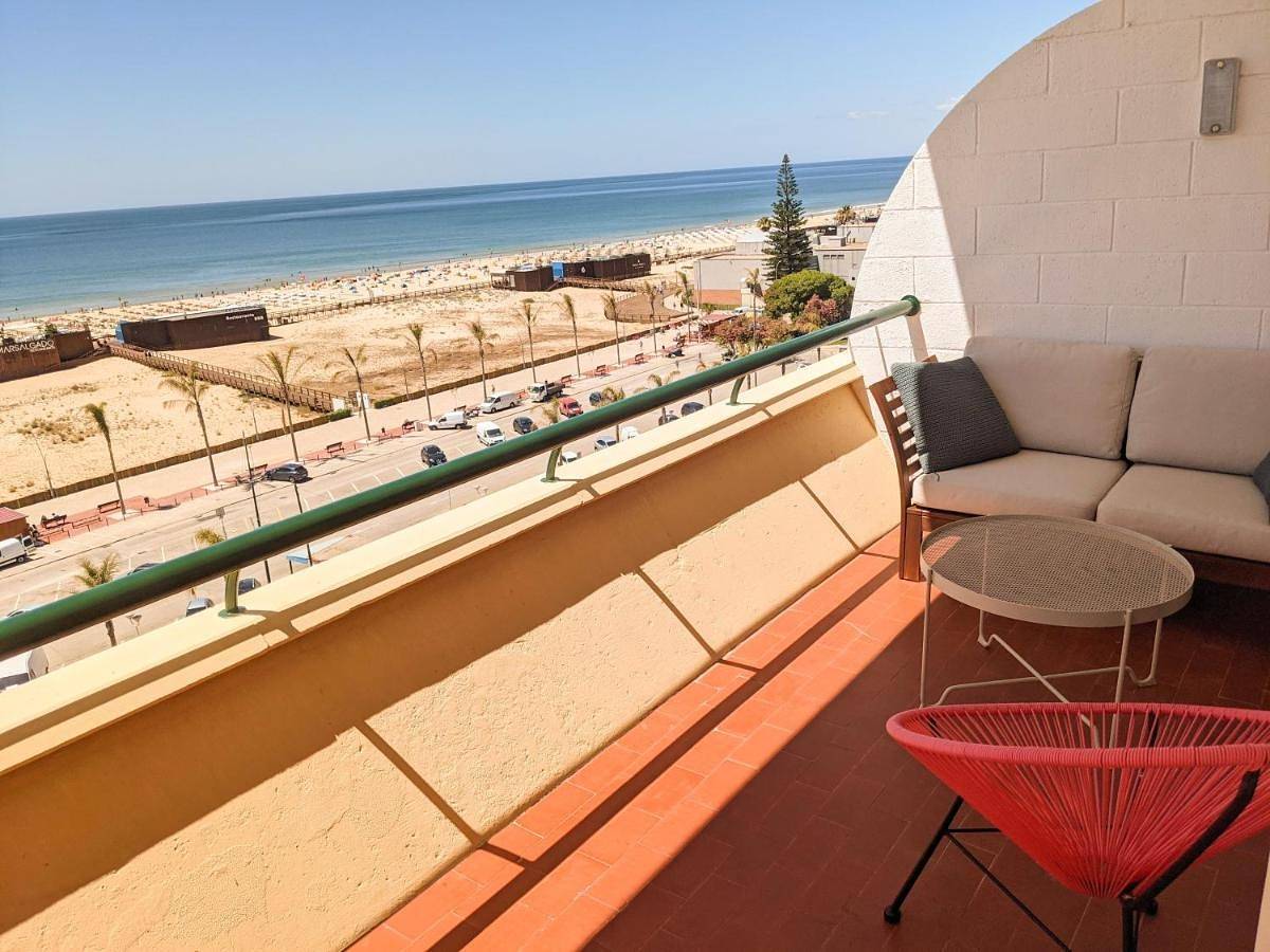 Ganze Wohnung, One-Bedroom Apartment with Sea View in Praia de Monte Gordo, Monte Gordo
