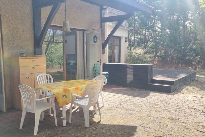 Gîte pour 8 personnes, avec Terrasse et Jardin dans Plage des Abatilles