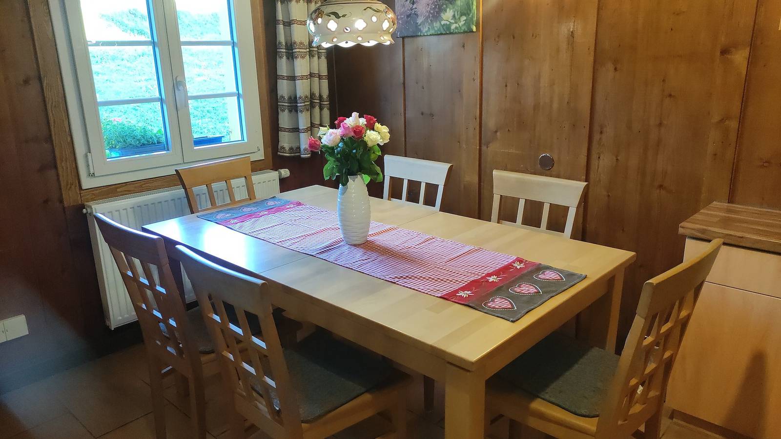 Apartamento entero, Apartamento 'Reesbauernhof - Fewo Abendrot' con vistas a la montaña, terraza y Wi-Fi in Suedlicher Schwarzwald, Oberried