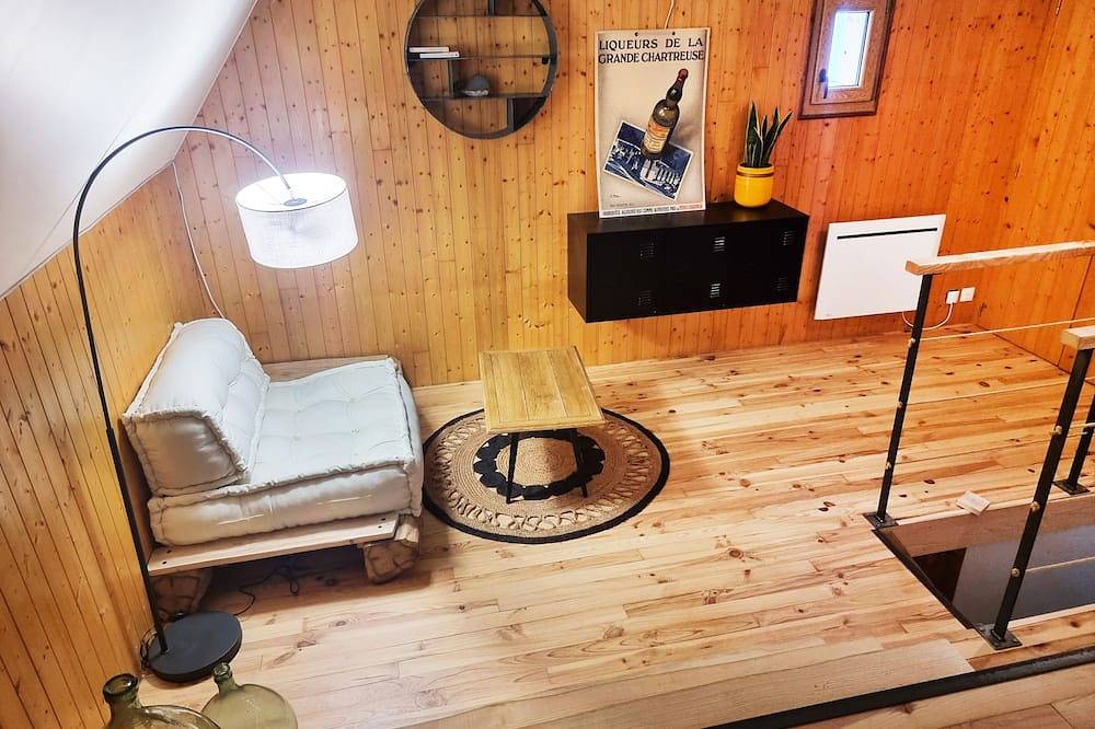 Atypical house for 2 with private jacuzzi in Saint-Pierre-de-Chartreuse, Isère