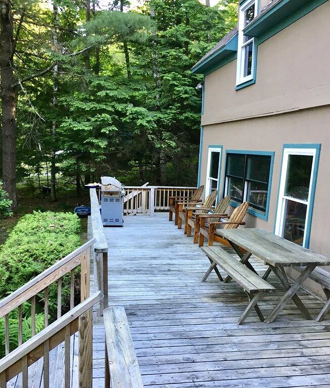 Vacation rental for 8 people, with yard and terrace in Adirondack Mountains
