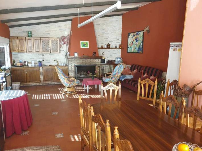 Gîte pour 8 personnes, avec Balcon et Terrasse ainsi que Jardin et Vue à La Roda