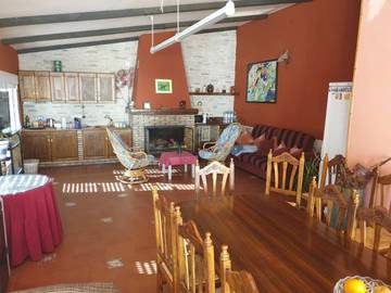 Gîte pour 8 personnes, avec jardin et vue, animaux acceptés à La Roda