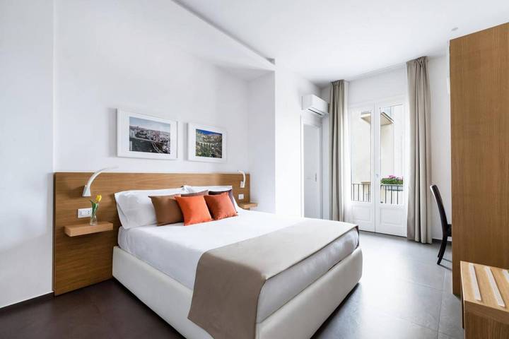 Apartamento 'Camera King - Terraza con Vista a la Ciudad' con Balcón, Wi-Fi y Aire Acondicionado in Ragusa (Sicilia), Provincia de Ragusa