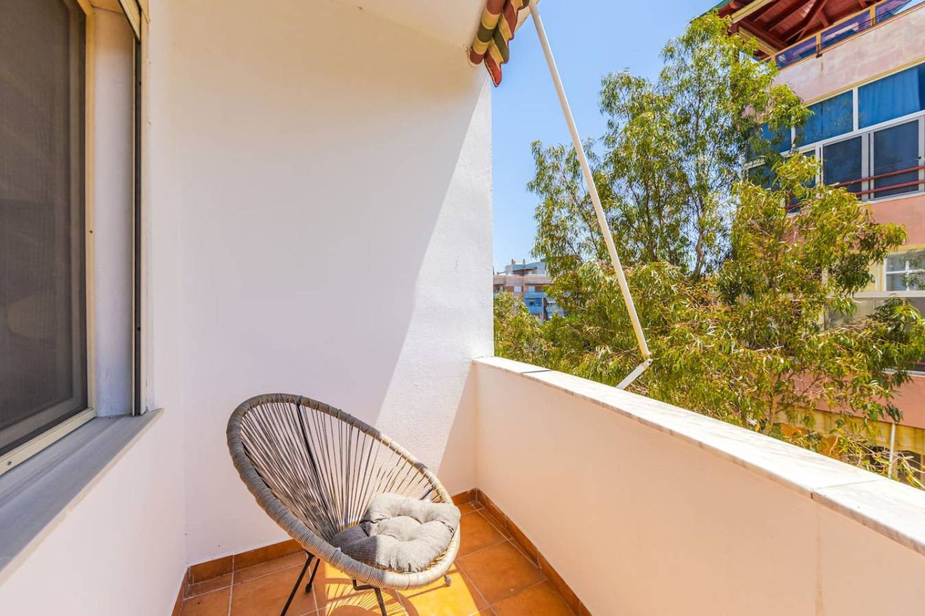 Ganze Wohnung, Sunny Balcony Stay | Walk to Golem Beach in Golem, Albanien