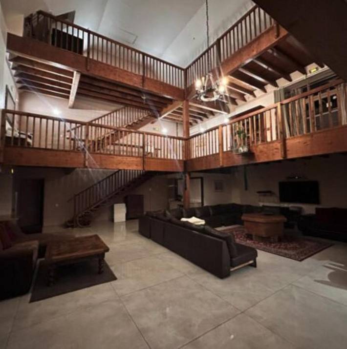 Location de vacances pour 15 personnes, avec jardin et piscine, animaux acceptés à Orcival (Puy-de-Dôme) - 4