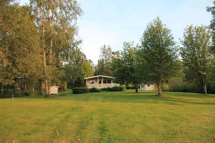 Ferienwohnung für 5 Personen, mit Terrasse und Garten sowie Seeblick und Ausblick in Hjo - 4