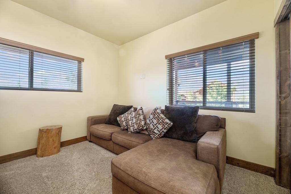 Sky High Retreat - Atemberaubende Aussicht auf den See mit Pool-Tisch und Outdoor-Spa! in Snow Summit, Big Bear Lake