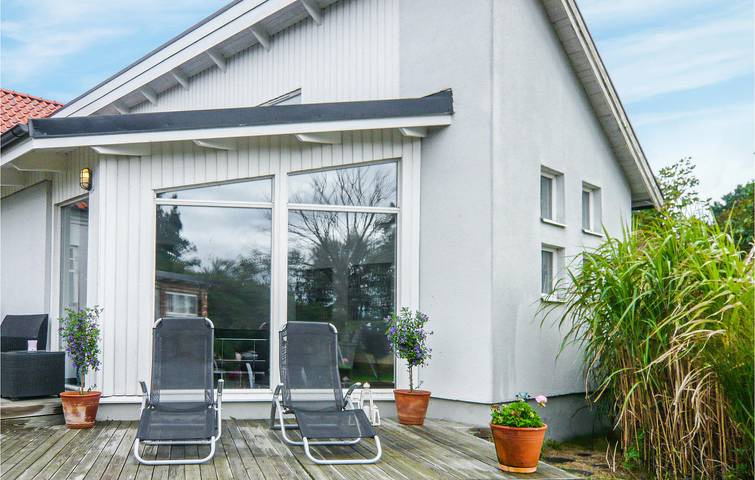 Ferienhaus für 8 Personen, mit Terrasse und Garten sowie Sauna in Trelleborg