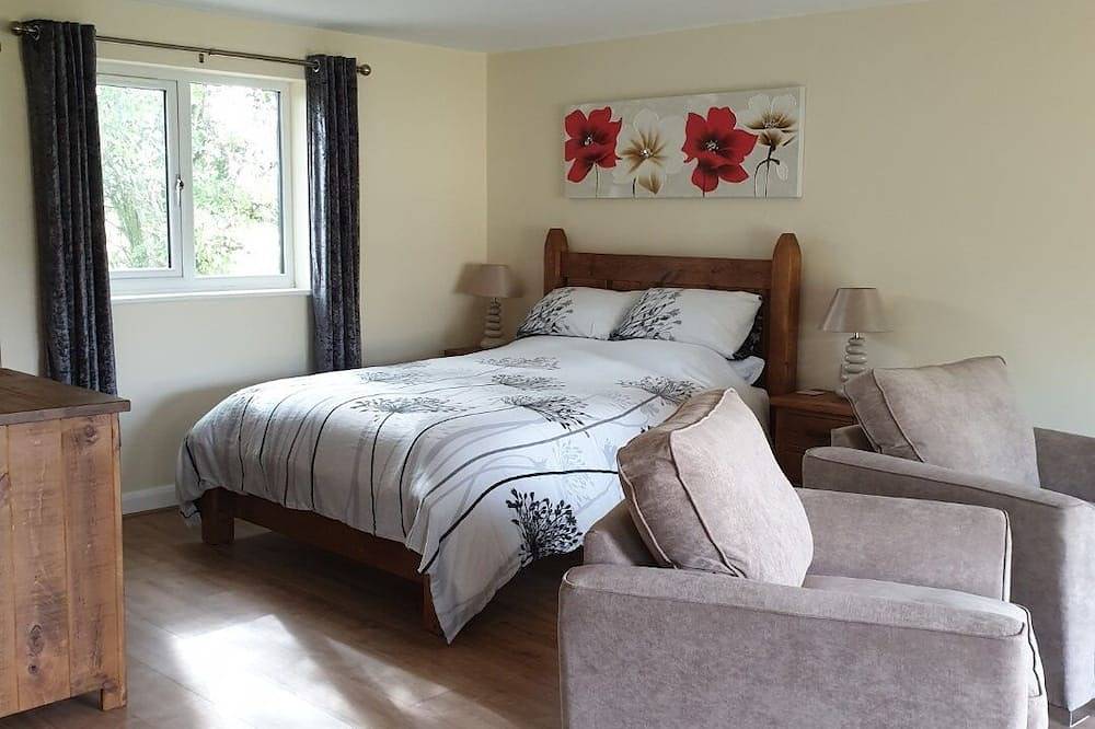 Studio Cottage in Lincolnshire, The Chicken Coop, close to Cleethorpes Beach in Tetney, Lincolnshire