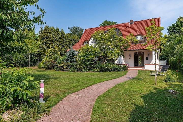 Ferienhaus für 10 Personen, mit Sauna und Terrasse sowie Garten in Hohwacht