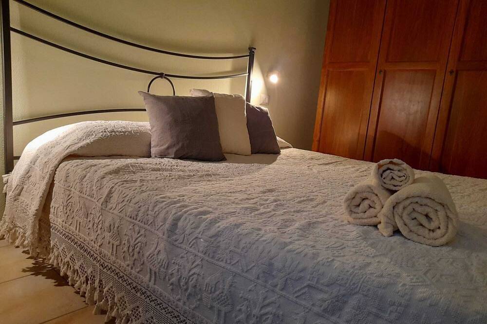 Ganze Wohnung, Doppelzimmer mit Möbeln und Komfort in Villaputzu, Cagliari Provinz