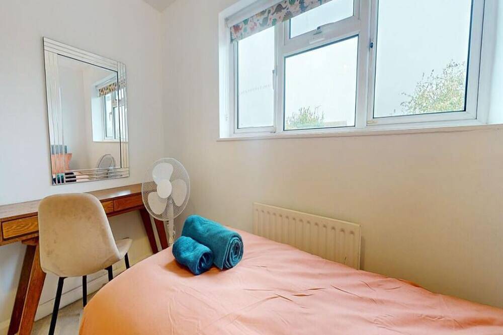 Apartamento entero, Parlaunt House - 3 bedroom with Free Parking in Slough, Berkshire