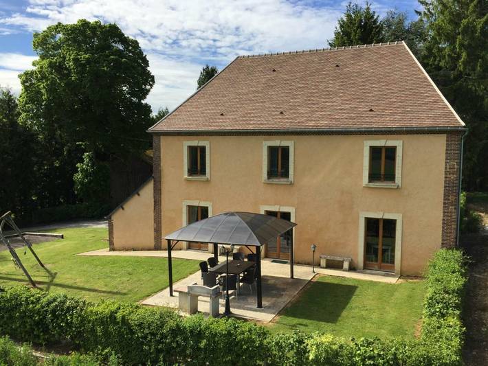 Gîte pour 9 personnes, avec Terrasse et Jardin dans Feings