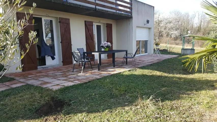 Gîte pour 4 personnes, avec terrasse à Les Martres-de-Veyre