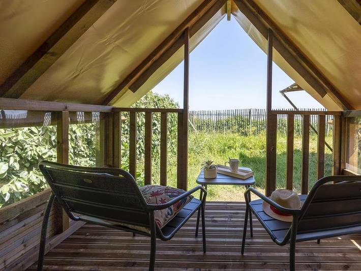 Camping Slow Village Breizh Légendes - Tente en toile et en bois 4 personnes - Bivouac Insolite 2 chambres in Plounéour-Brignogan-Plages, Région de Brest