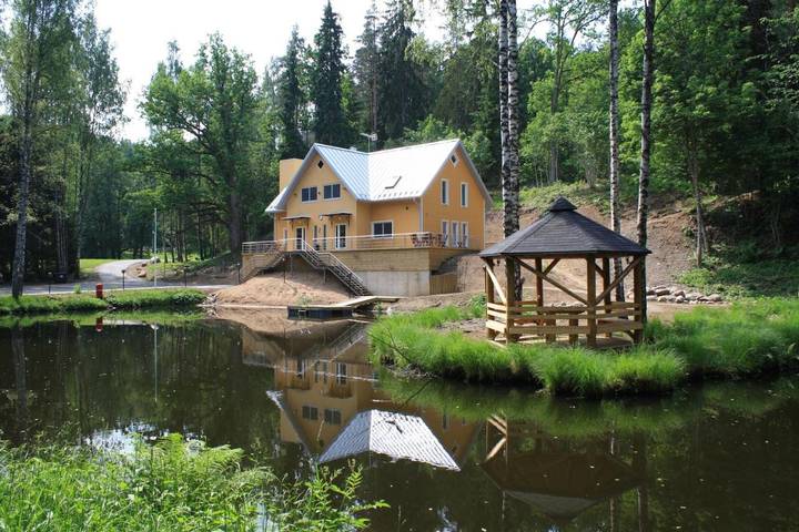 Gîte pour 20 personnes, avec jardin ainsi que sauna et terrasse dans Otepaa