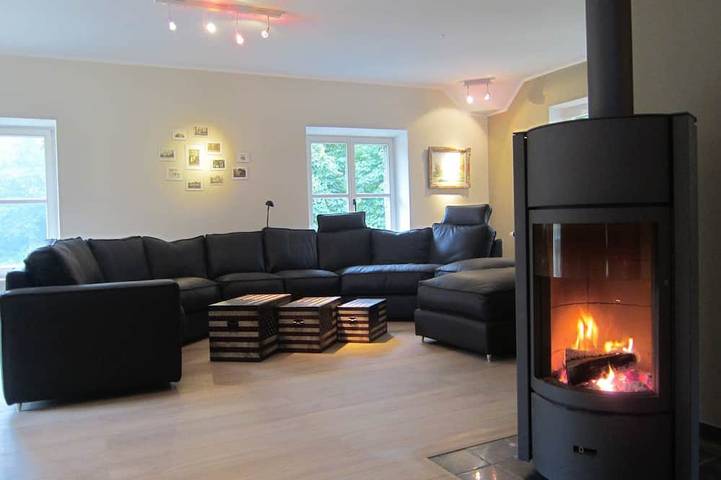 Gîte pour 16 personnes, avec jacuzzi ainsi que sauna et jardin à Bastogne - 2